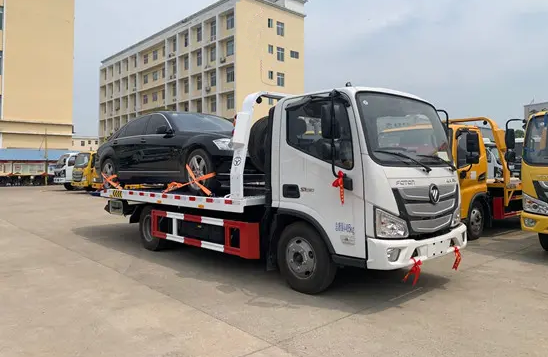福田欧马可蓝牌一拖二清障车（尾部伸缩板）