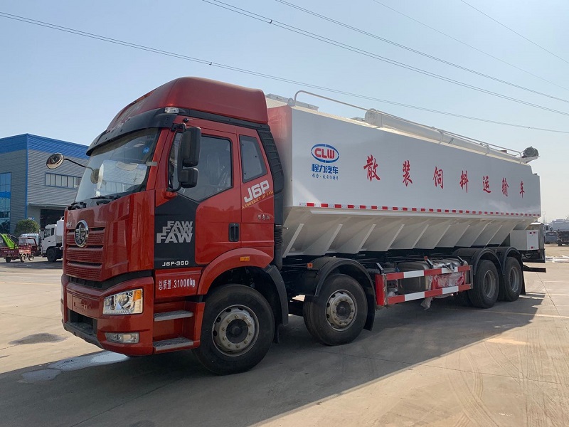 解放J6前四后八40立方散装饲料运输车