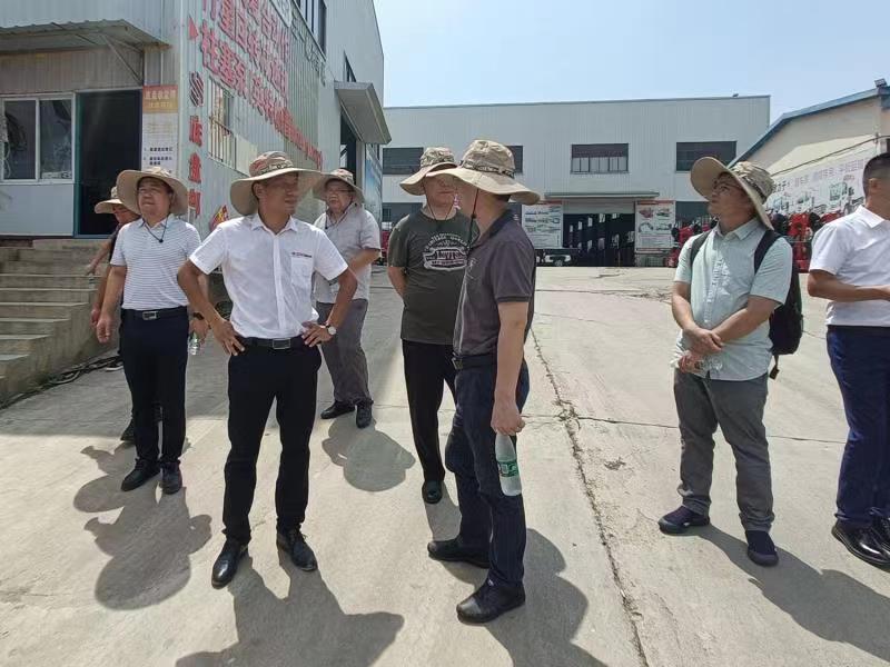 热烈欢迎柳汽领导一行来神百汽车集团参观考察共赢互利，合力铸辉煌