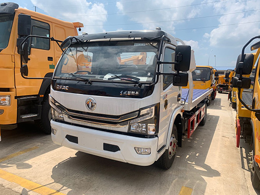 东风多利卡一拖二清障车