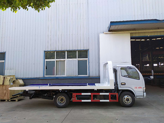 东风多利卡一拖二清障车