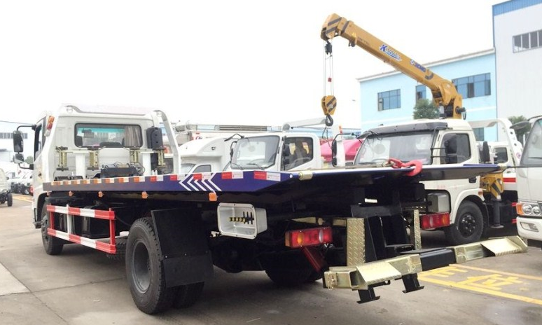 东风天锦一拖二清障车板长7.2米(3)