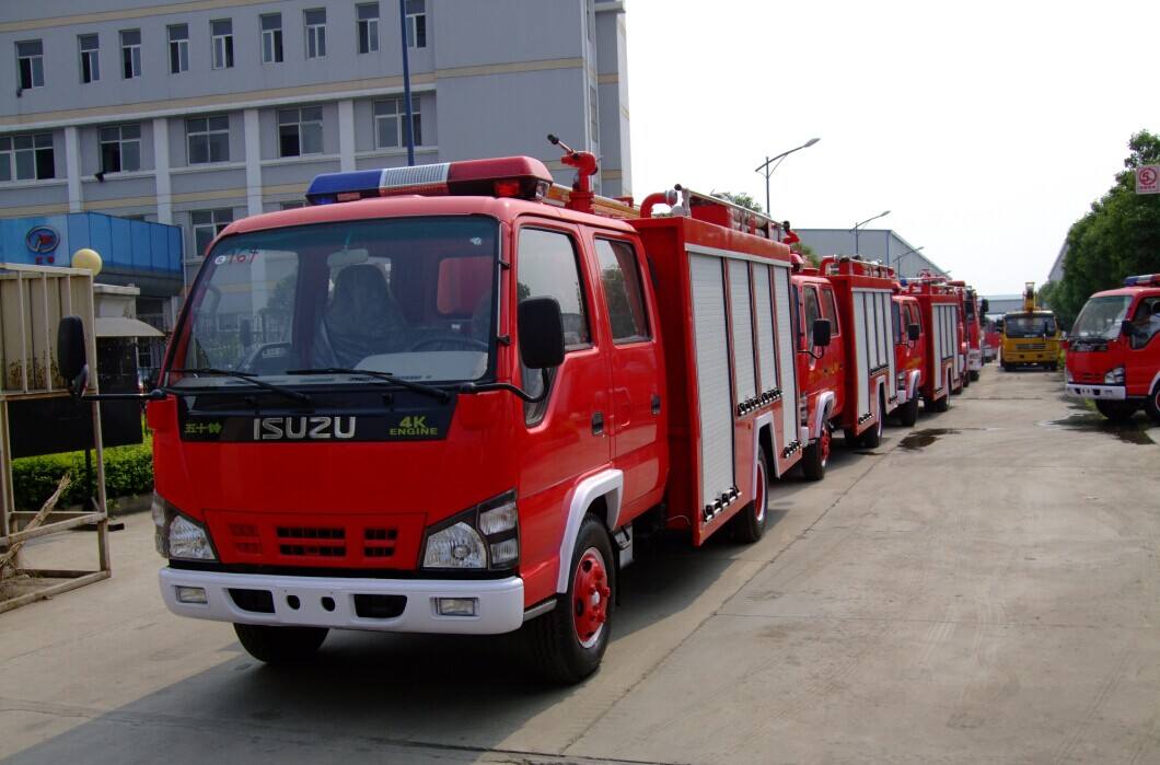 五十铃2吨水罐消防车