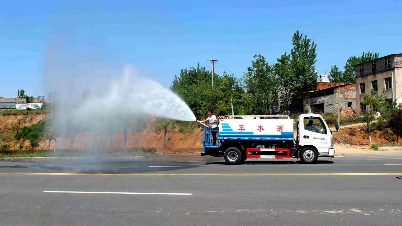 凯马5吨潍柴110马力洒水车