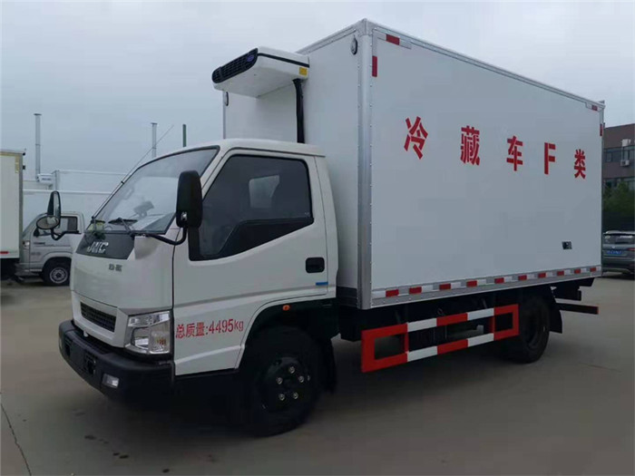 江铃顺达(宽体)冷藏车(厢长4.05米)图片二