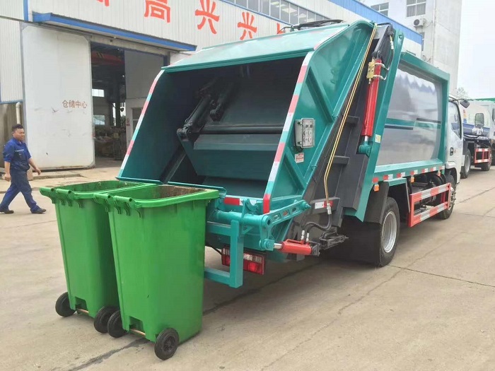 国六东风D6压缩式垃圾车图片六