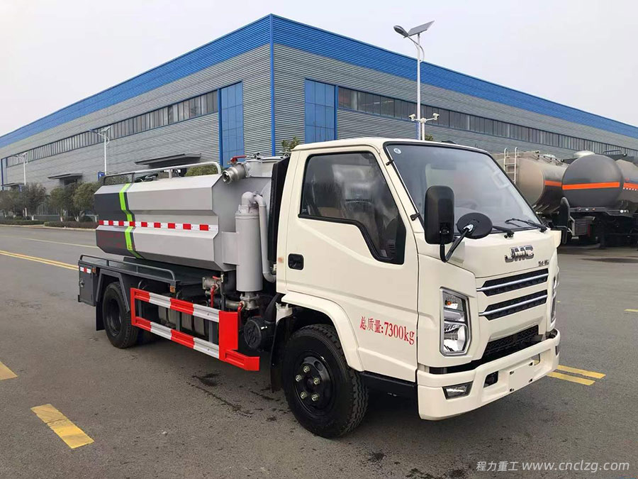 江铃顺达蓝牌小清洗污吸车