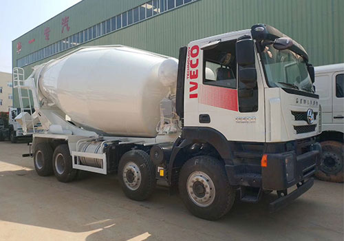 上汽红岩前四后八16-18方混凝土搅拌运输车