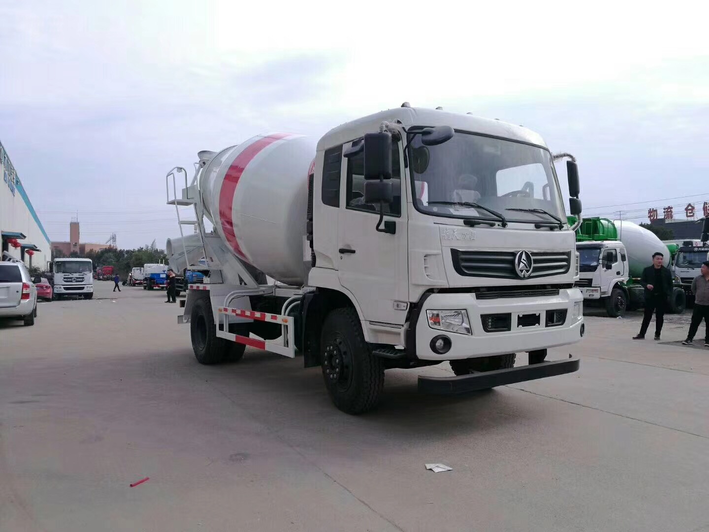航天万山5-7方混凝土搅拌运输车