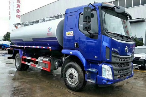 东风柳汽乘龙15方吸粪车