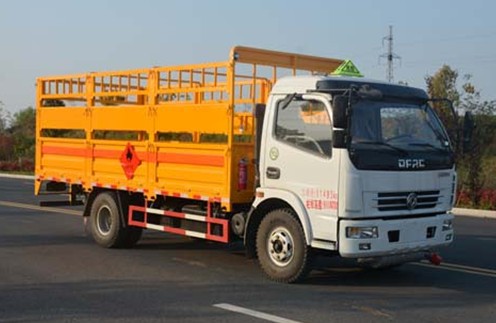 东风多利卡5.1米气瓶运输车