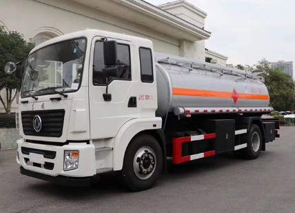 东风锦程4X2运油车，购东风锦程，伴您锦绣前程！