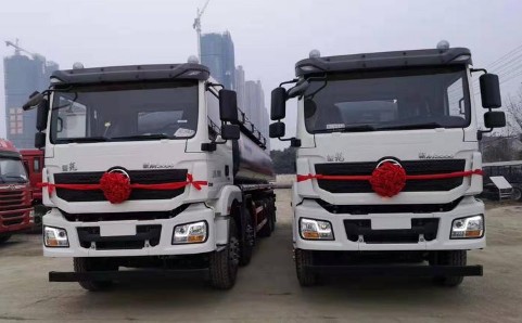 陕汽德龙前四后八供液车图片