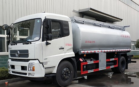 东风天锦供液车图片