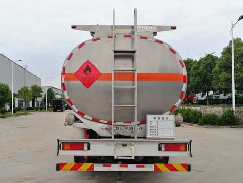 国六东风天龙前四后八铝合金油罐车图片