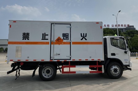 国六福田欧马可厢长5.1米1类爆破器材运输车