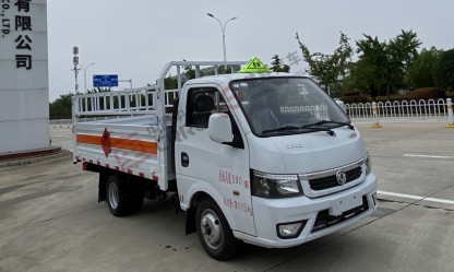 国六东风途逸汽油版2.7/3.1/3.4米气瓶运输车_湖北楚胜汽车