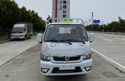 国六东风途逸汽油版2.7/3.1/3.4米气瓶运输车