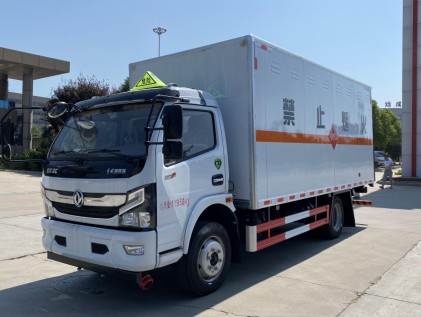 国六东风凯普特5.15米三类易燃液体厢式运输车