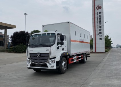 国六6.8米福田欧航欧马可3类易燃液体厢式运输车