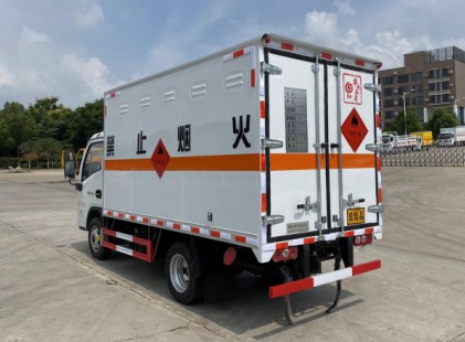 国六跃进蓝牌柴油版3.1米/3.4米二类易燃气体厢式运输车