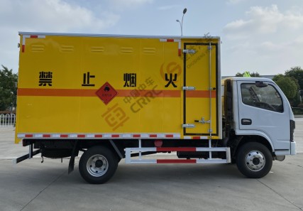 国六东风多利卡D6黄牌4.1米类易燃气体厢式运输车