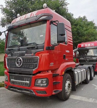 库存陕汽德龙新款M3000S牵引车，裸车处理8台！