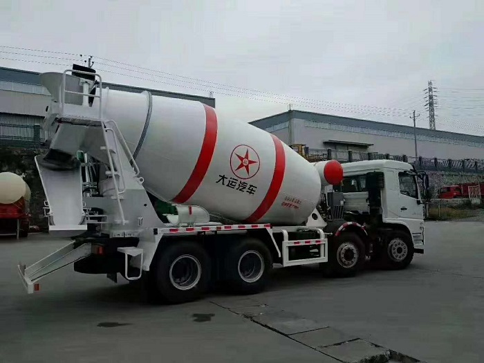 大运8X4搅拌车10-12方轻量化搅拌车图片六