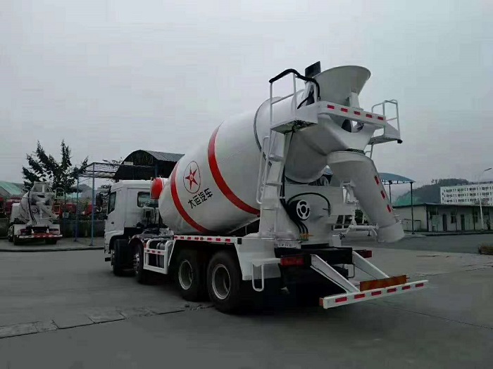 大运8X4搅拌车10-12方轻量化搅拌车图片八